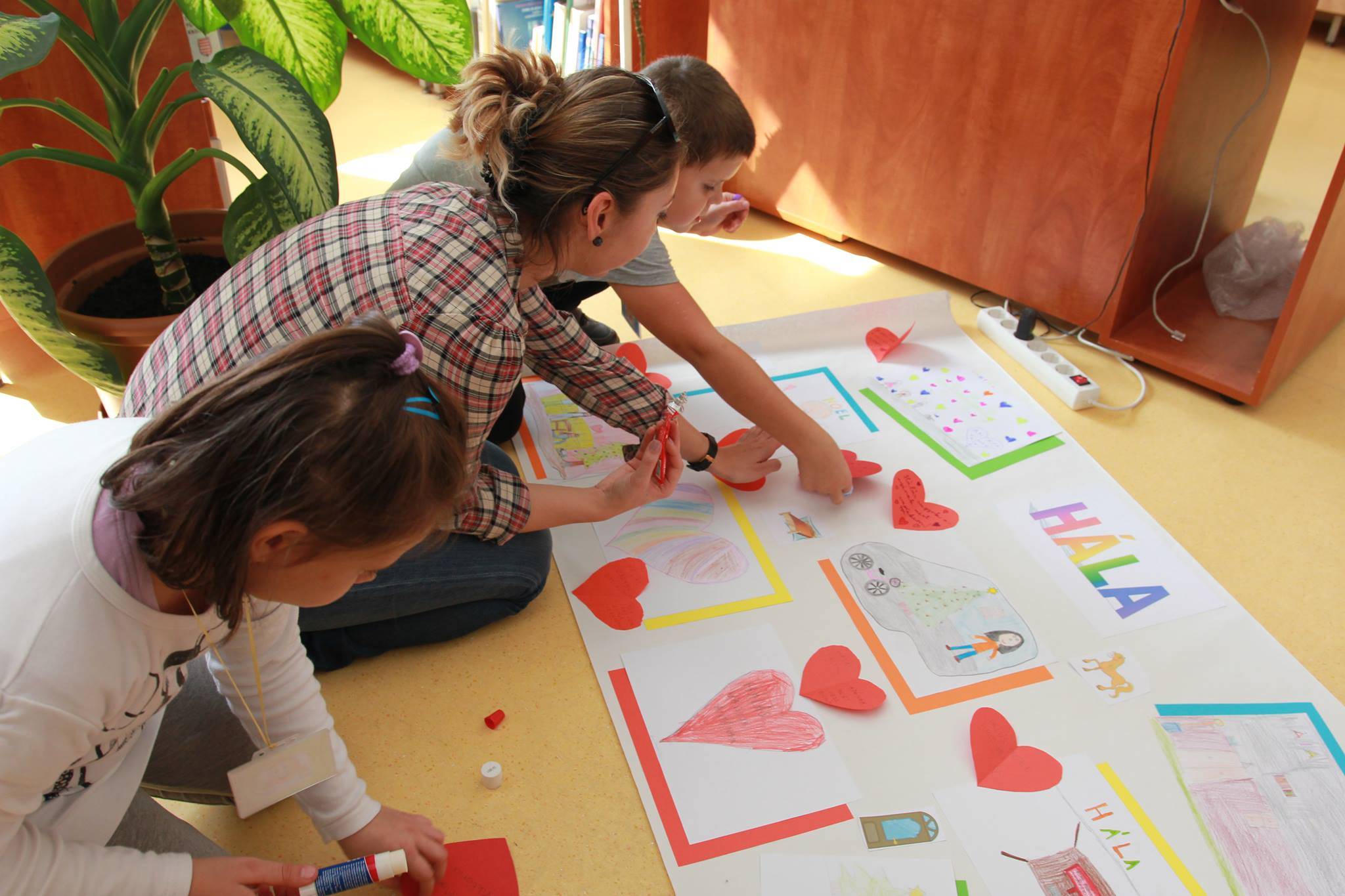 Hálatabló-készítése_tagozattal.jpg Hálatabló-készítése_tagozattal.jpg