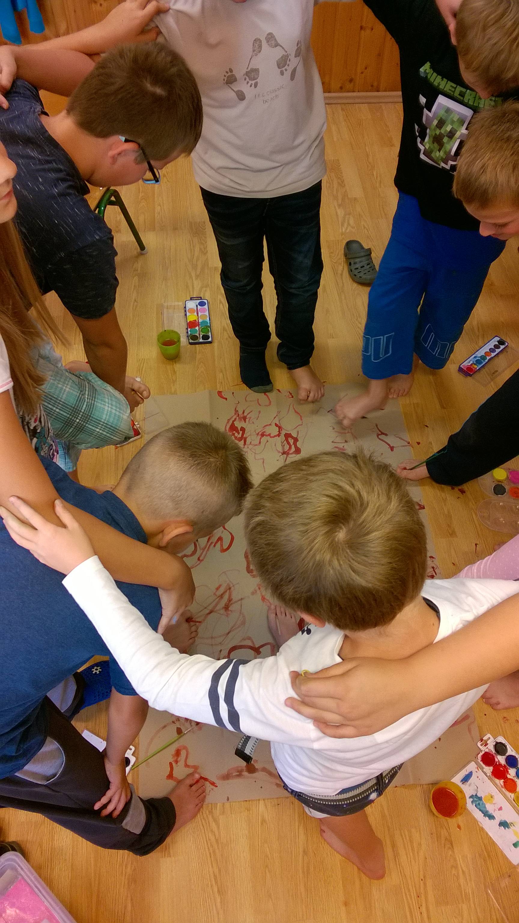 sszekapaszkodva_konnyebbPro.jpg sszekapaszkodva_konnyebbPro.jpg