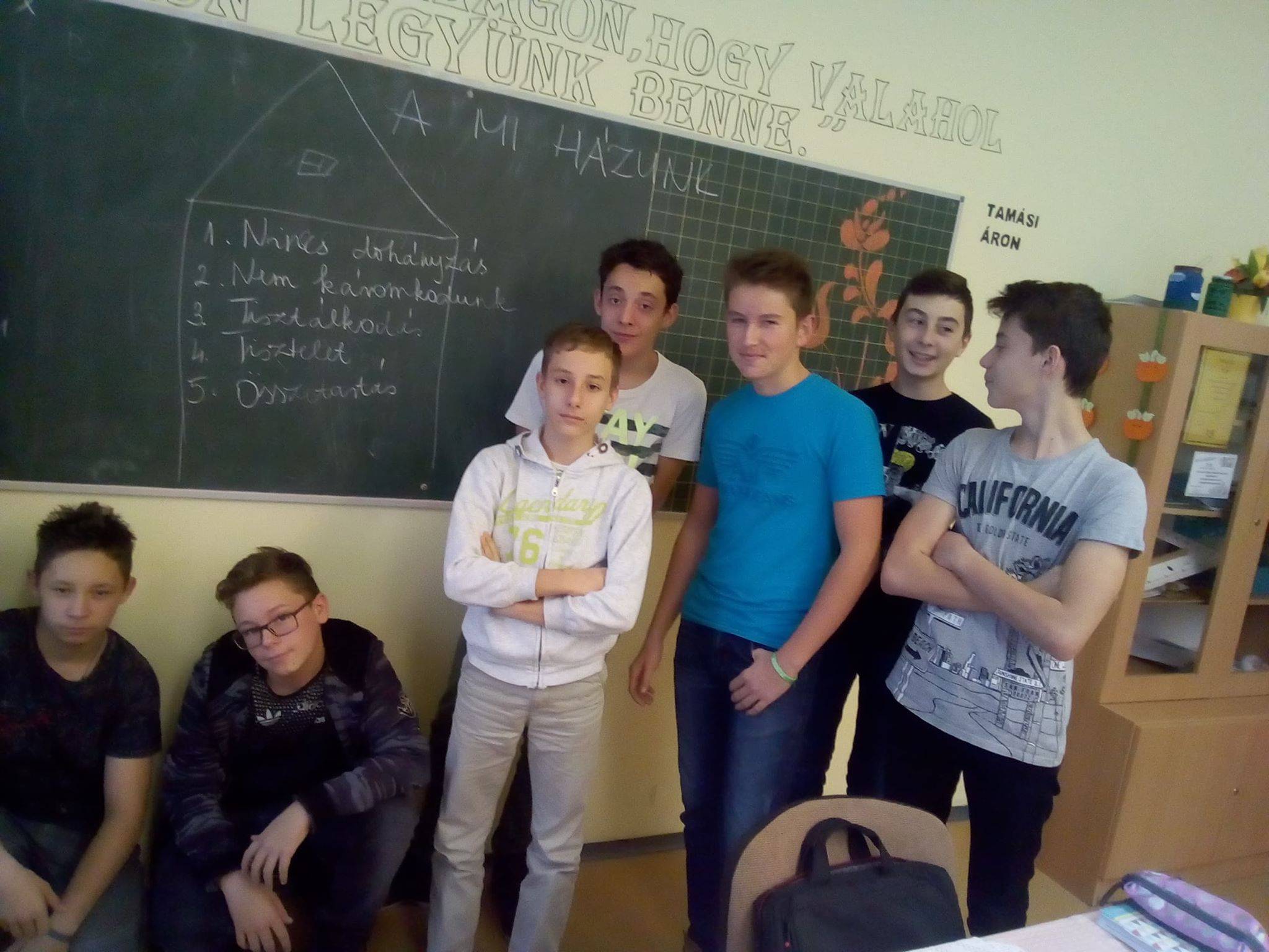 Boldog-óra-2.jpg