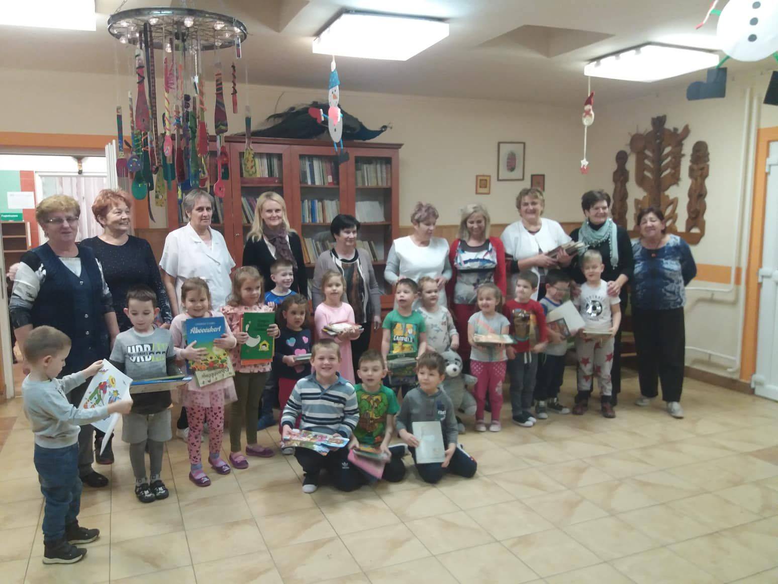 Libri-könyv-adomány.jpg Libri-könyv-adomány.jpg