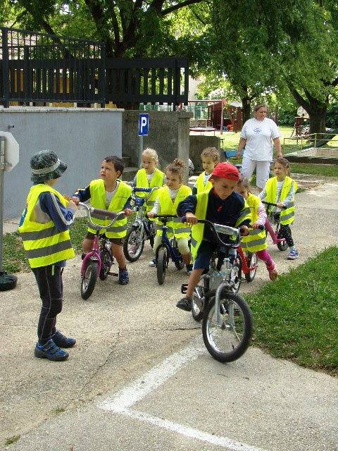 közlekedünk.jpg