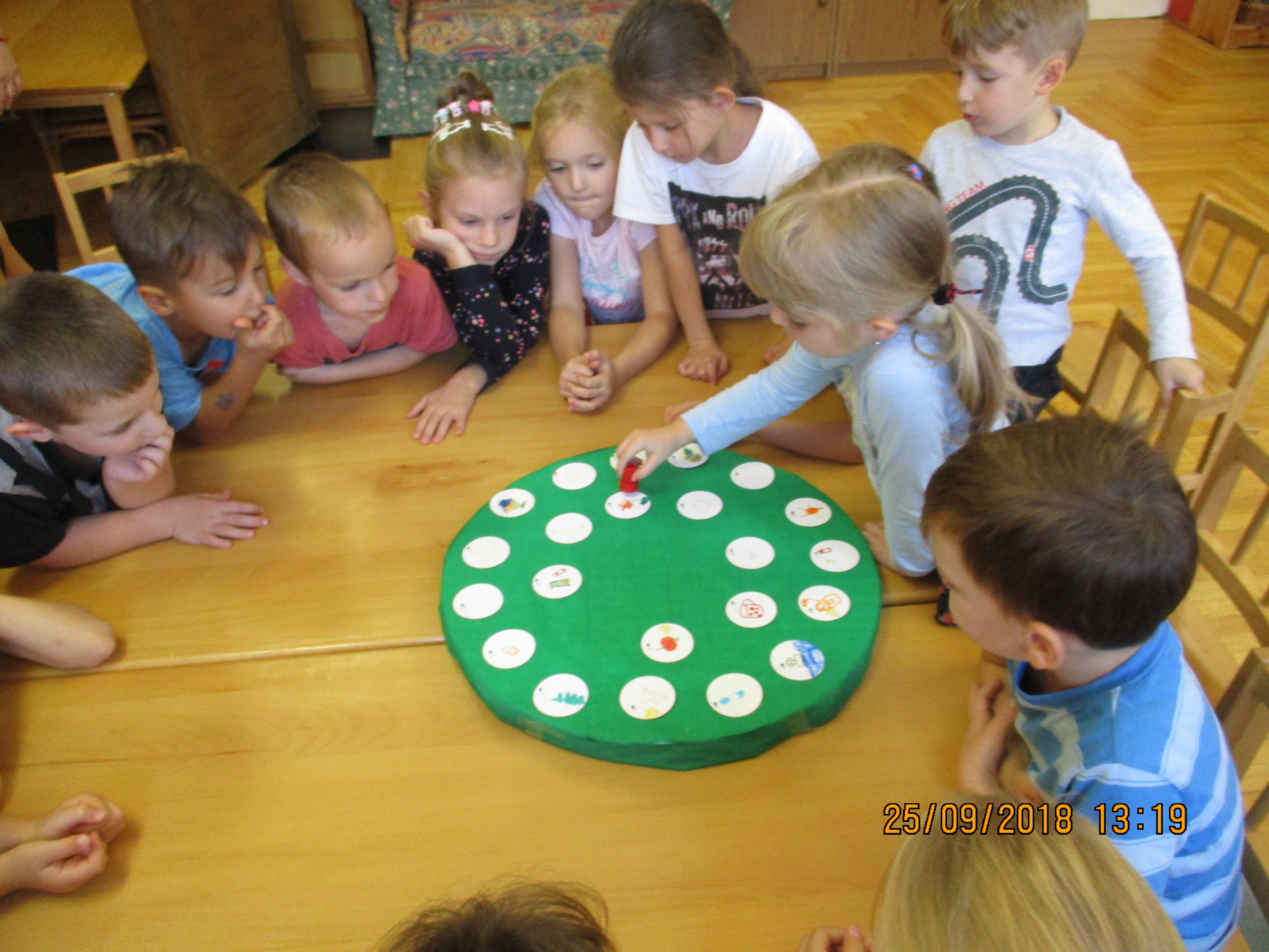 Gyűjtögettünk.jpg Gyűjtögettünk.jpg