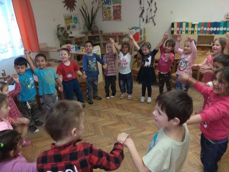 Barátságlánc-1.jpg Barátságlánc-1.jpg