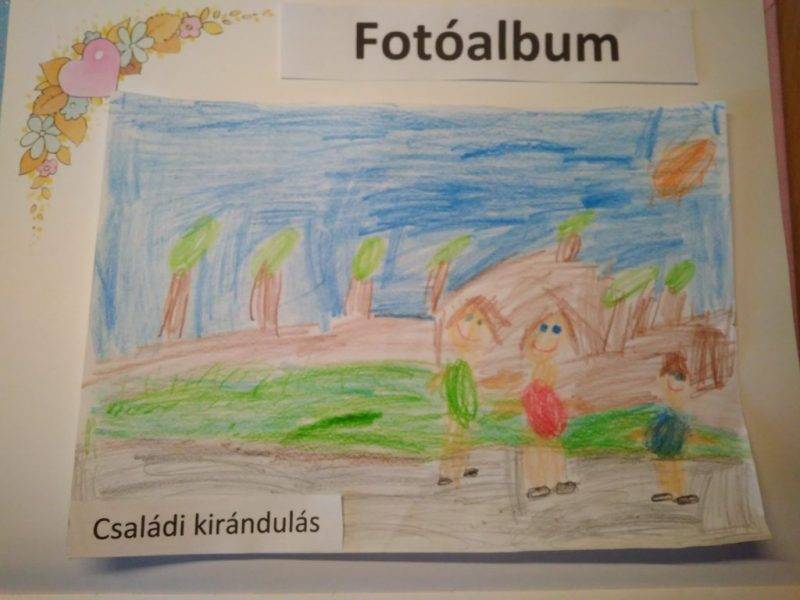 Családi-kirándulás.jpg