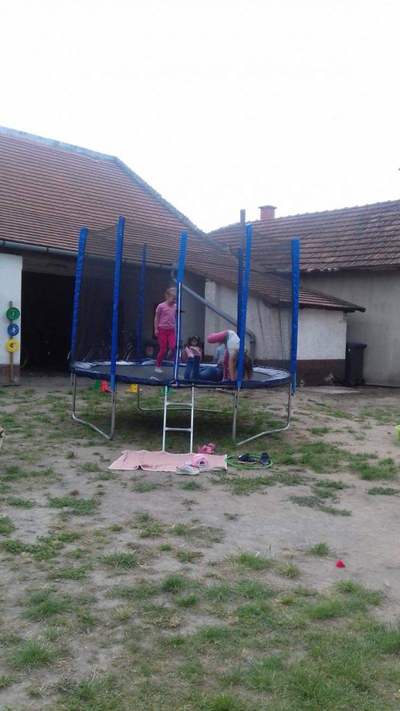 Boldog-001.jpg Boldog-001.jpg