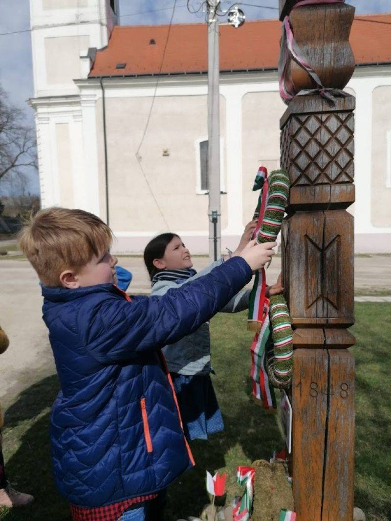 koszorúzás1.jpg koszorúzás1.jpg