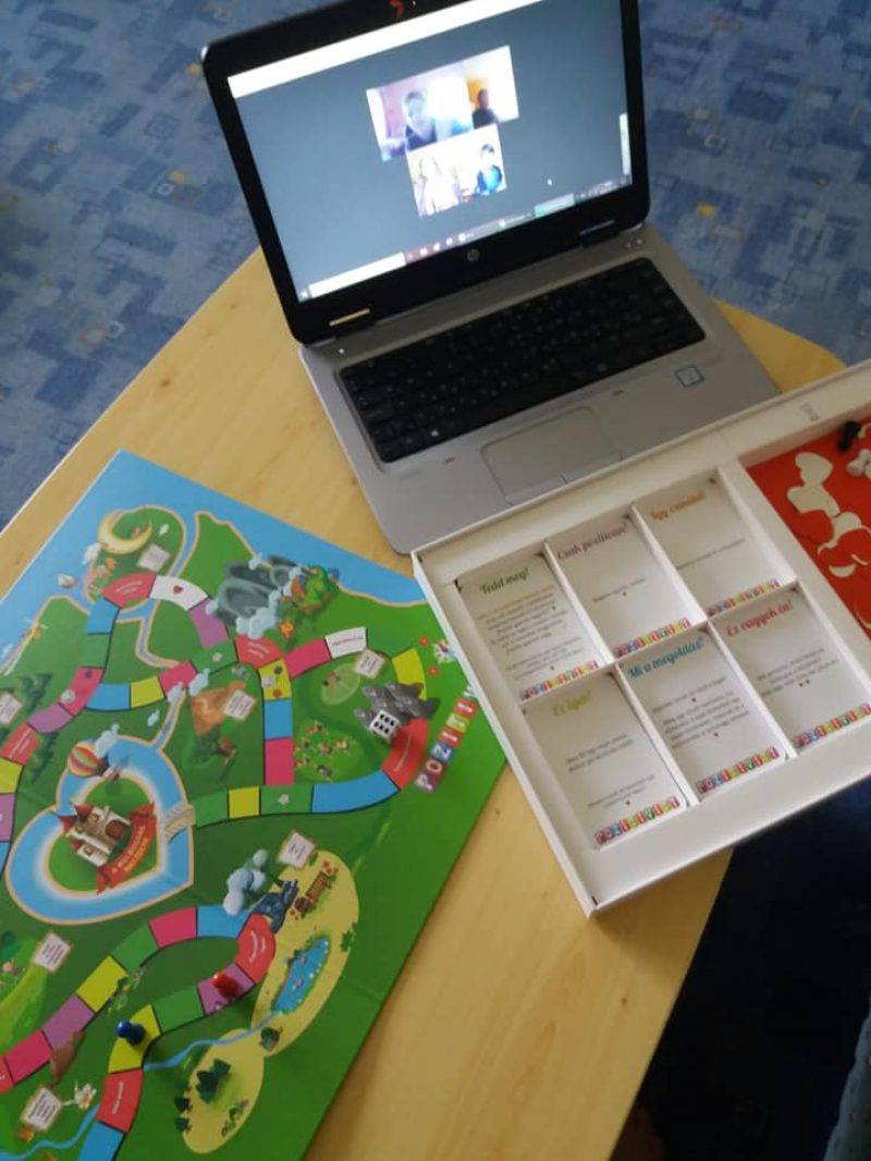 online1.jpg online1.jpg