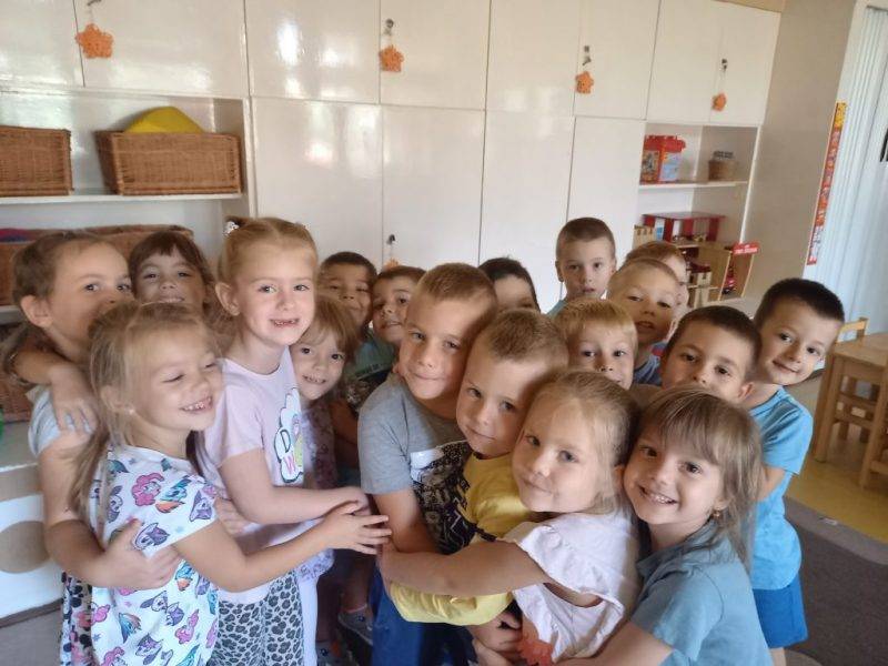 Együtt-jóságos-manók.jpg Együtt-jóságos-manók.jpg