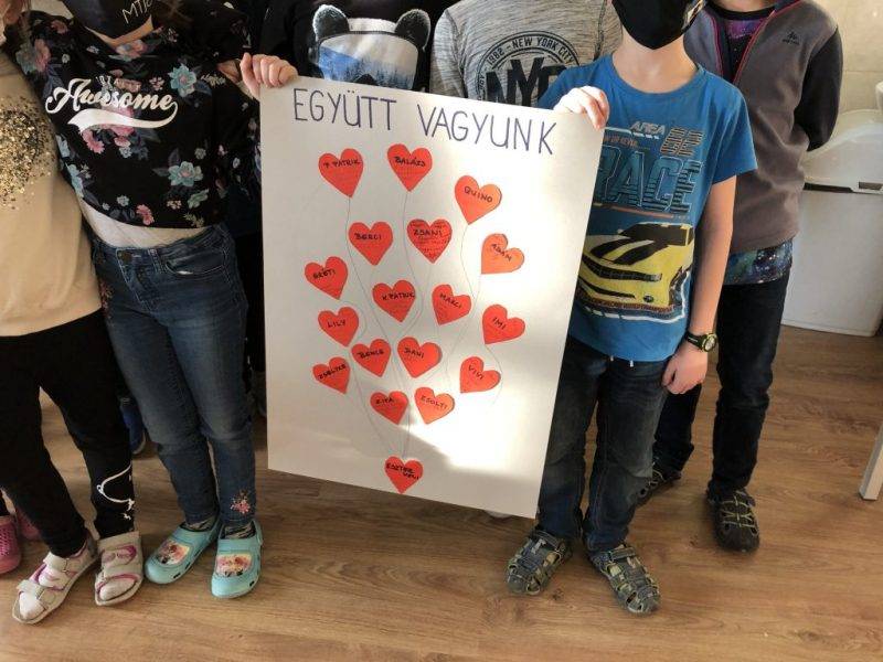 Társas_kapcsolatok.jpg Társas_kapcsolatok.jpg
