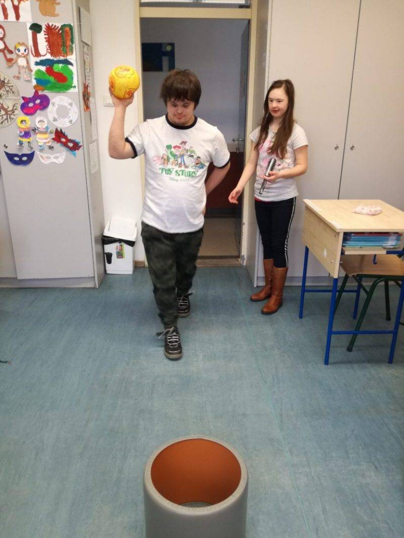 célbadobás-labdával.jpg célbadobás-labdával.jpg