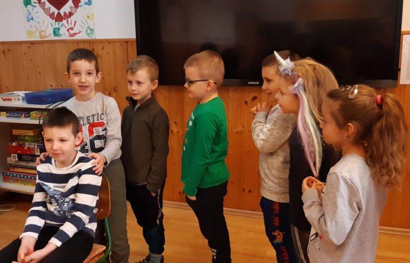 szeretetzuhany_zsombi.jpg szeretetzuhany_zsombi.jpg