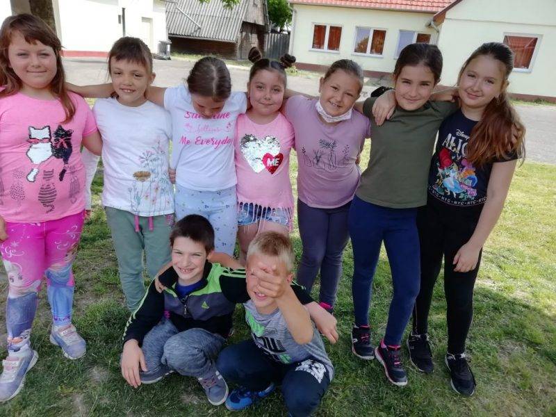 csapatunk.jpg csapatunk.jpg