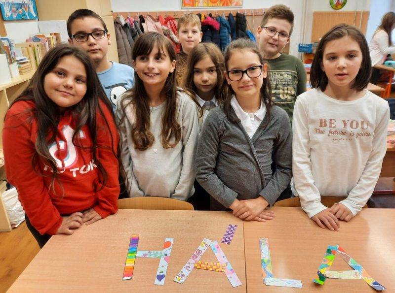 Hála-szó-kirakása-4..jpg Hála-szó-kirakása-4..jpg