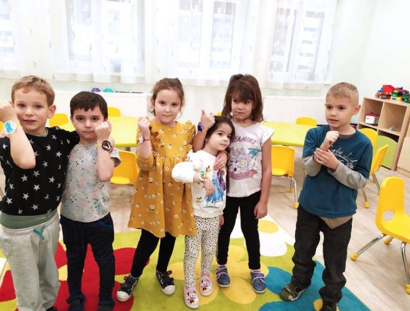 Társas-kapcsolatok-ápolása.jpg Társas-kapcsolatok-ápolása.jpg