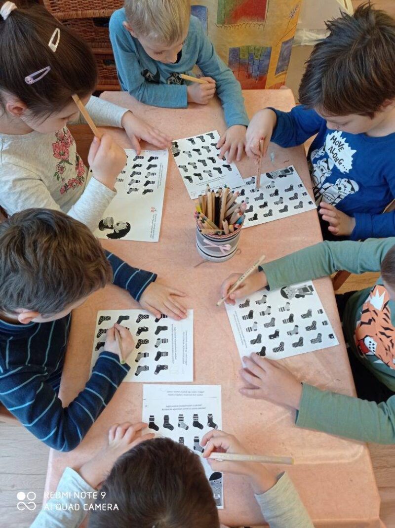 Segíteni jó! Segíteni jó!