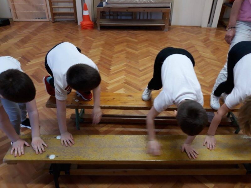 A mozgás mindig örömet okoz a gyermekeknek. A mozgás mindig örömet okoz a gyermekeknek.