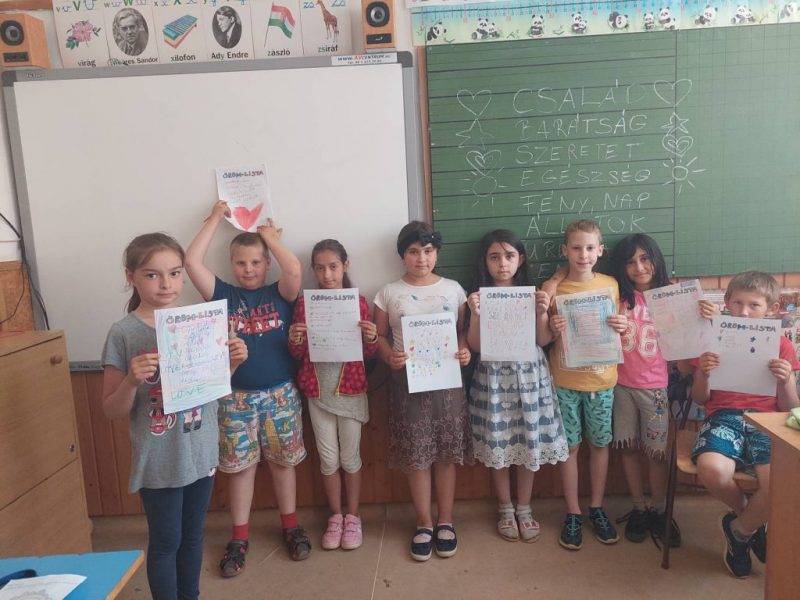 Apro-oromok-elvezete.jpg Apro-oromok-elvezete.jpg