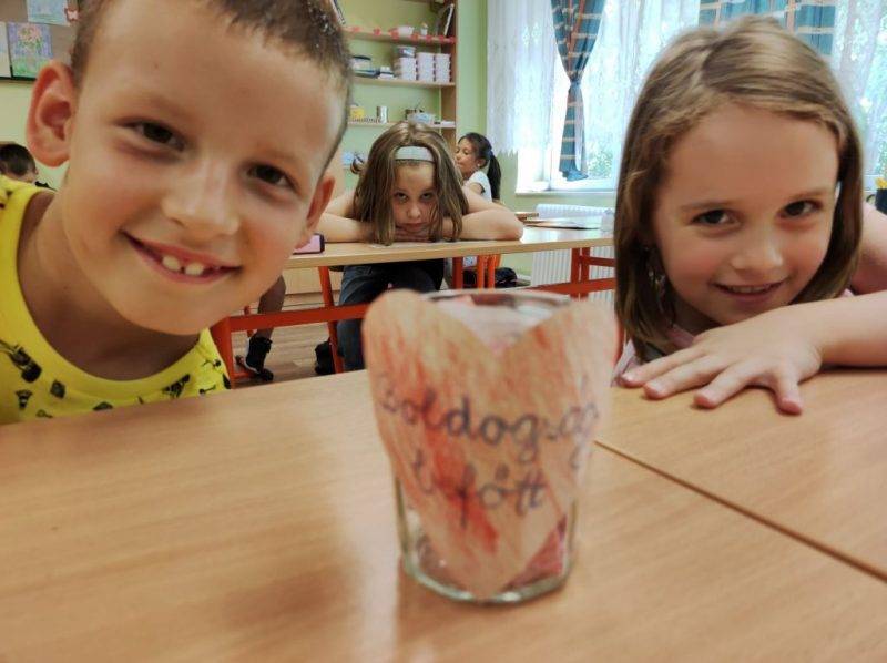 Boldogsagbefott-5.jpg Boldogsagbefott-5.jpg