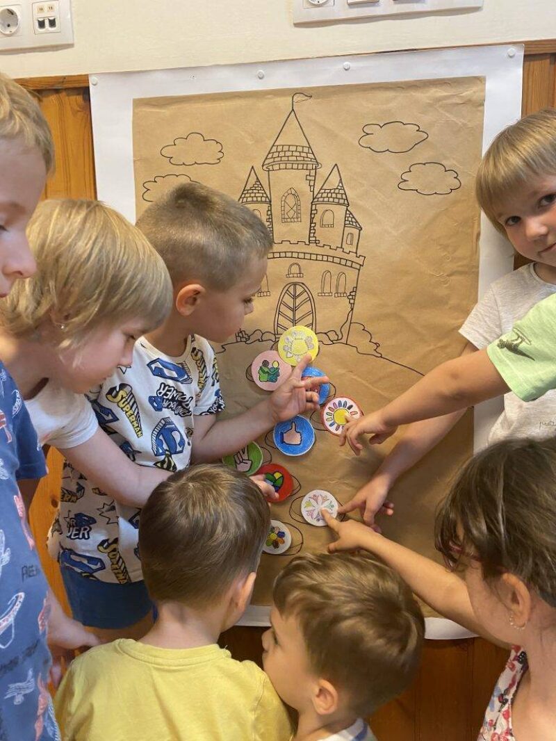 A boldogság várának küszöbén A boldogság várának küszöbén