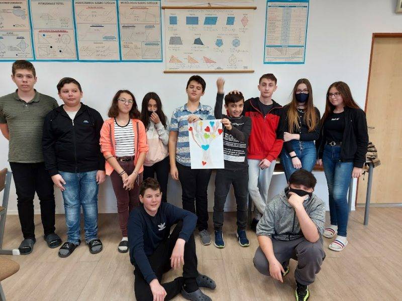 hala2.jpg hala2.jpg