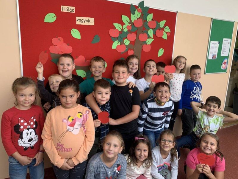 Hála a 2.b-ben Hála a 2.b-ben