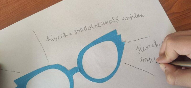 Optimista október Optimista október