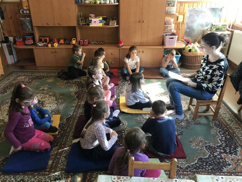 Hála a Szivárvány csoportban Hála a Szivárvány csoportban