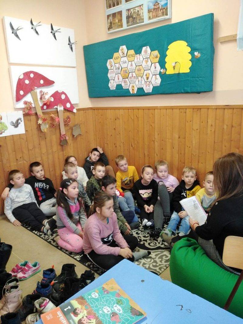 Mesehallgatas-1.jpg Mesehallgatas-1.jpg