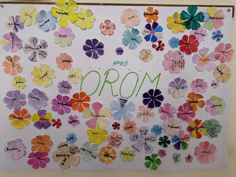 Boldogsagora-apro-oromok.jpg Boldogsagora-apro-oromok.jpg