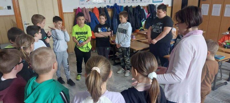Megbántani, bocsánatot kérni Megbántani, bocsánatot kérni