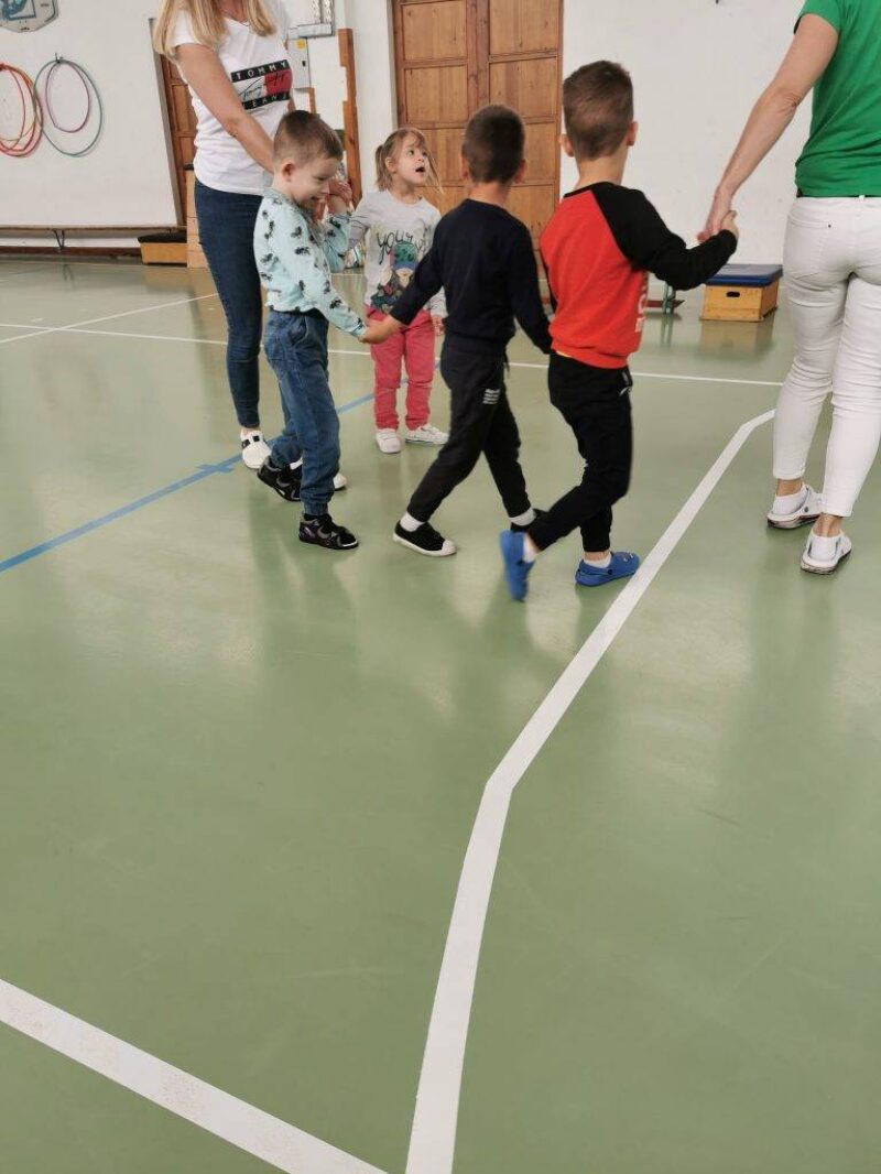 Örökmozgó hernyó Örökmozgó hernyó
