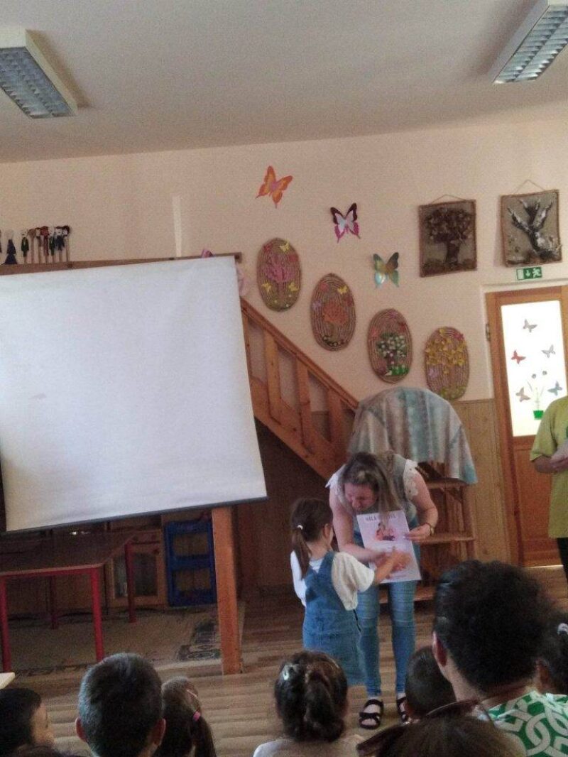 Jobb velünk a világ Jobb velünk a világ