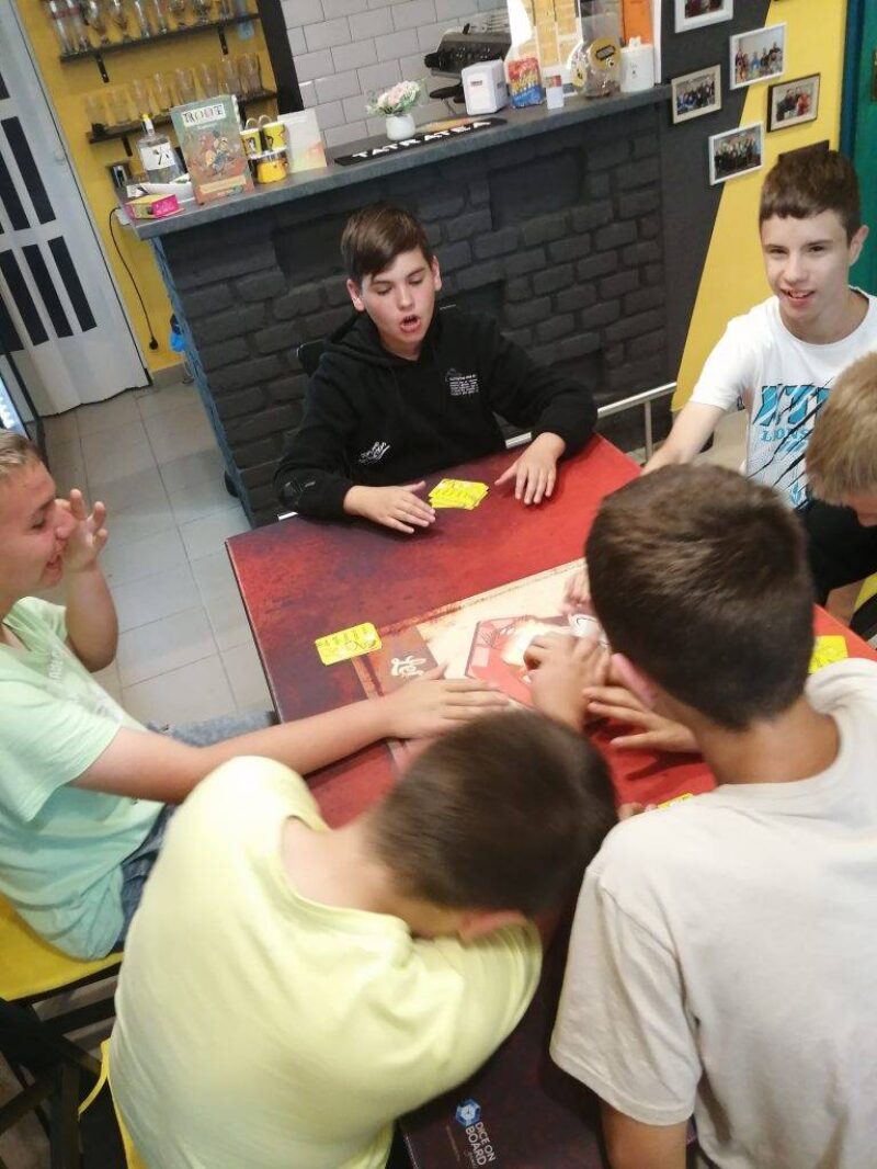 Társasjáték Társasjáték
