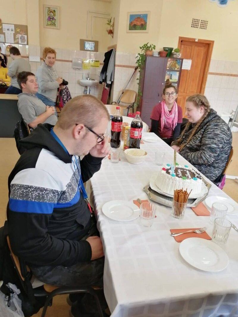 Boldogító jócselekedet Boldogító jócselekedet