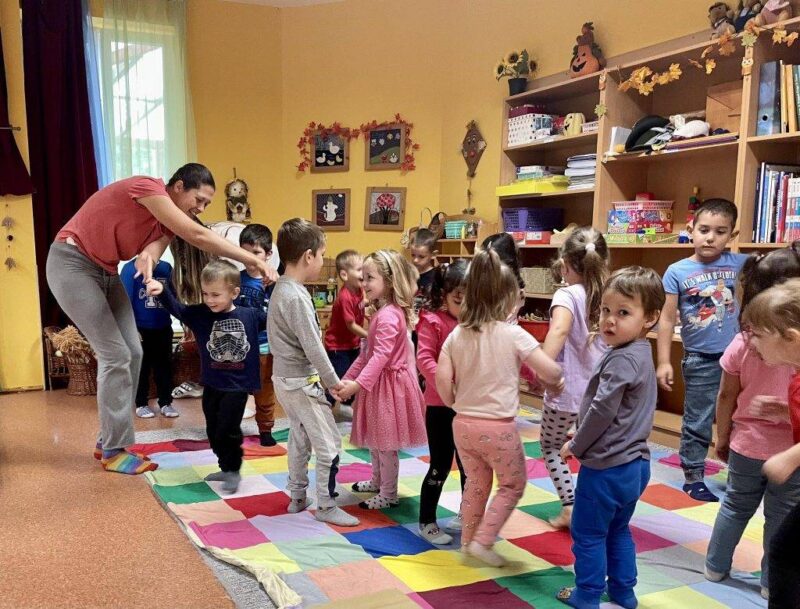 Mik vagyunk mi? Optimistááák! Mik vagyunk mi? Optimistááák!
