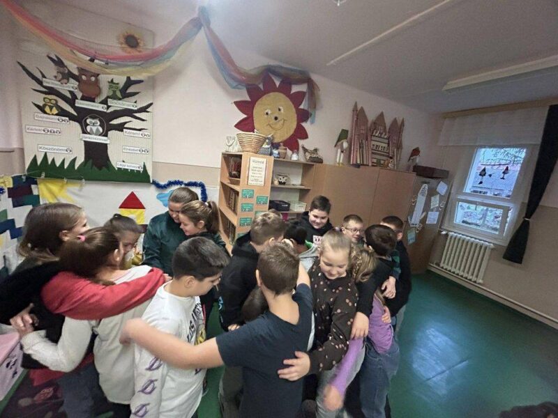 Bagolyvári kötelékek Bagolyvári kötelékek