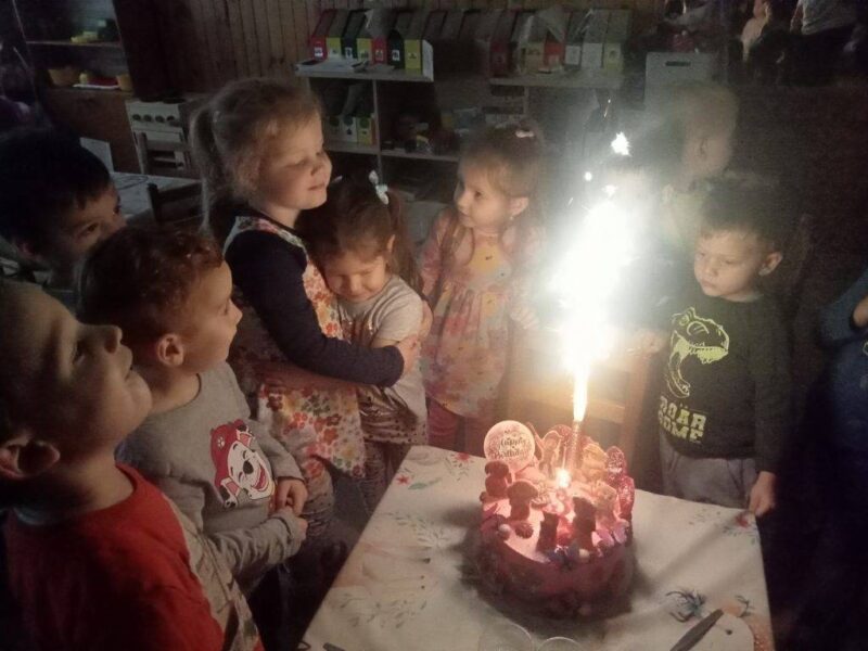 Társas kapcsolatok ápolása Társas kapcsolatok ápolása