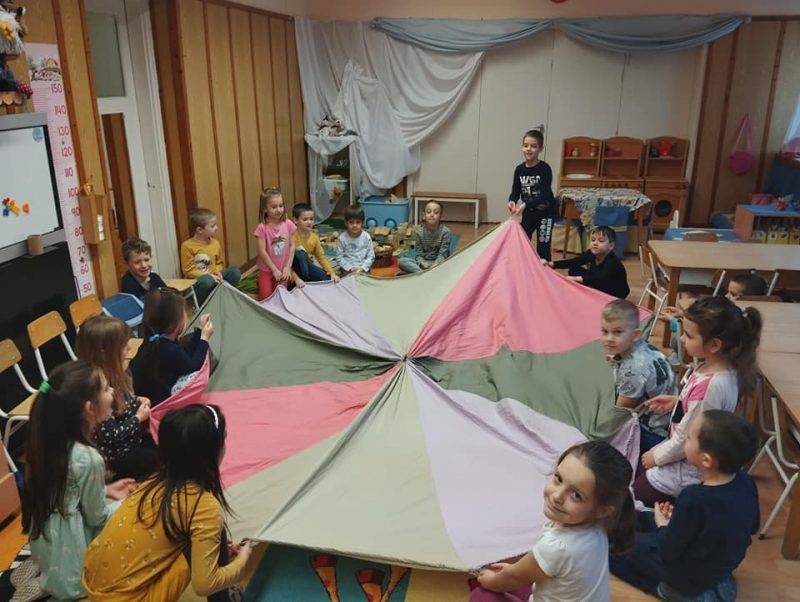 megkuzdes-5.1-ejtoernyo.jpg megkuzdes-5.1-ejtoernyo.jpg
