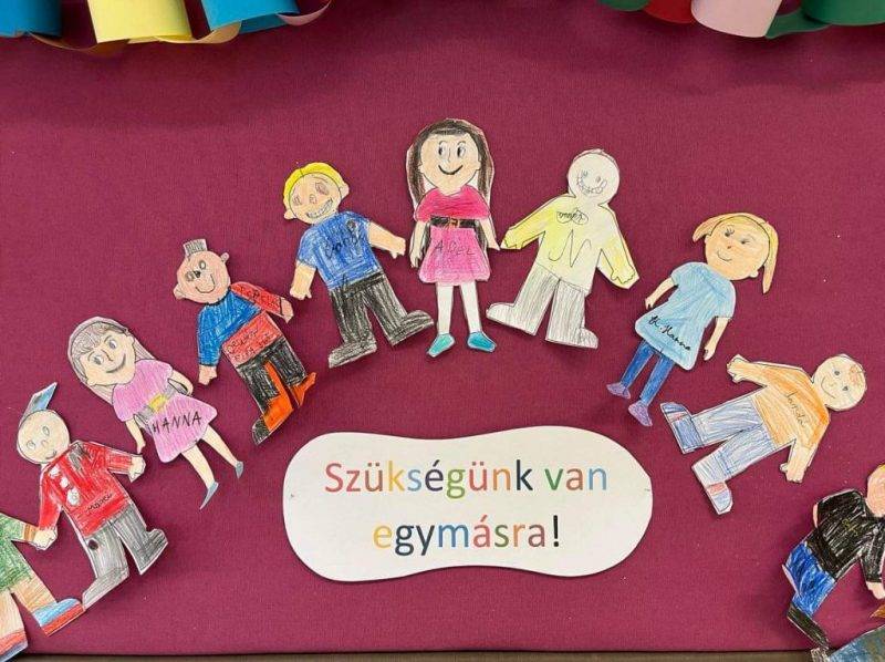 tarsas-kapcsolatok-1.jpg tarsas-kapcsolatok-1.jpg