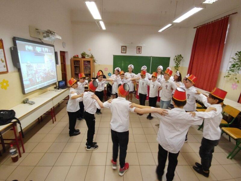 Bármi okozhat örömöt Bármi okozhat örömöt