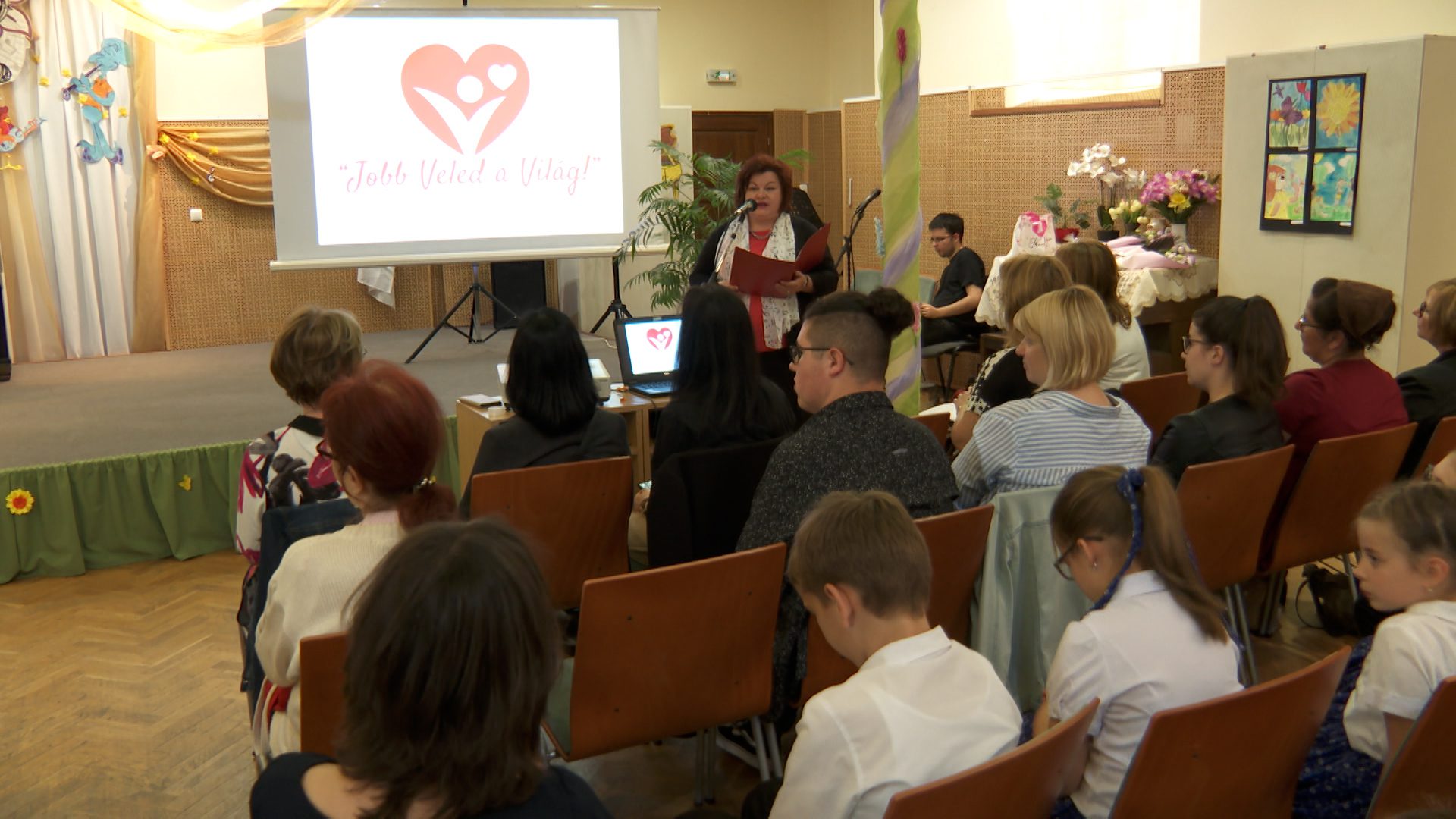 Egy városi összefogást kezdeményezve, első alkalommal valósítottuk meg a Boldogságóra Program Városi Intézményeinek Találkozóját Orosházán.