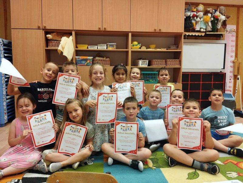 Hala-oklevel-5os-csoport.jpg Hala-oklevel-5os-csoport.jpg