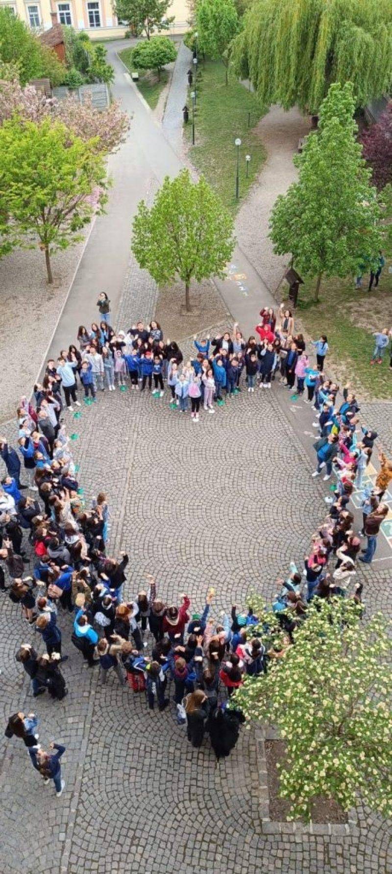 1-2.jpg 1-2.jpg
