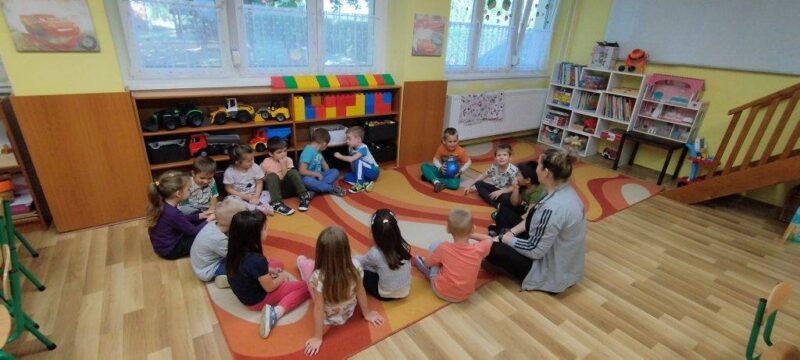 Hála gyakorlása a napsugaraknál Hála gyakorlása a napsugaraknál