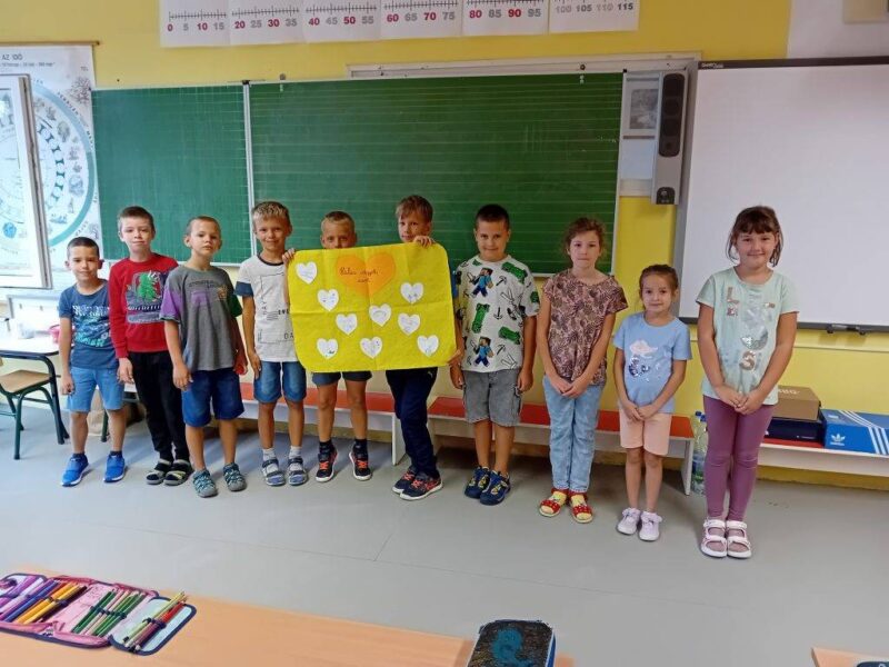 Hála süti készítés a 2.osztályban Hála süti készítés a 2.osztályban