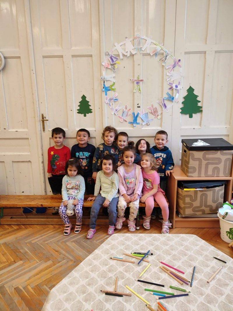 tarsas-kapcsolatok-11.jpg tarsas-kapcsolatok-11.jpg