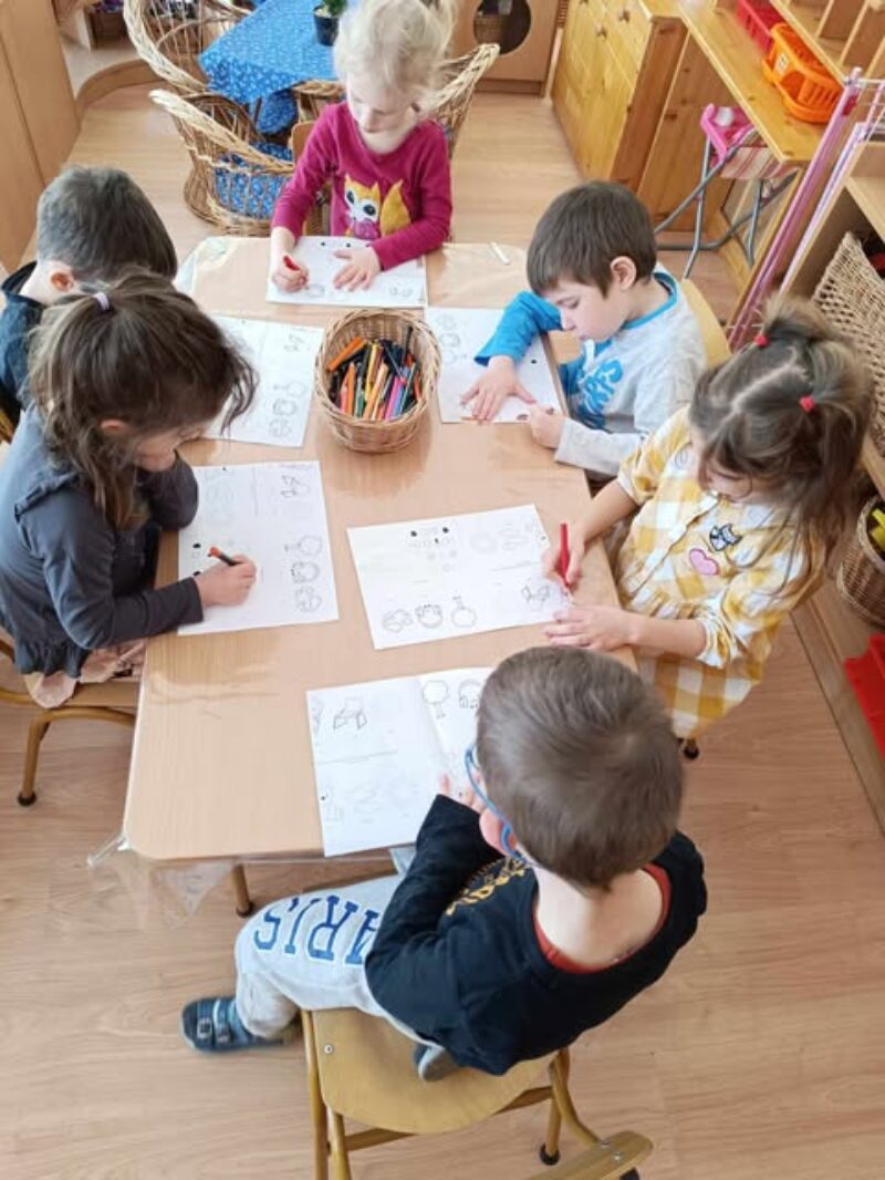 Apro-oromok-szinezese.jpg Apro-oromok-szinezese.jpg