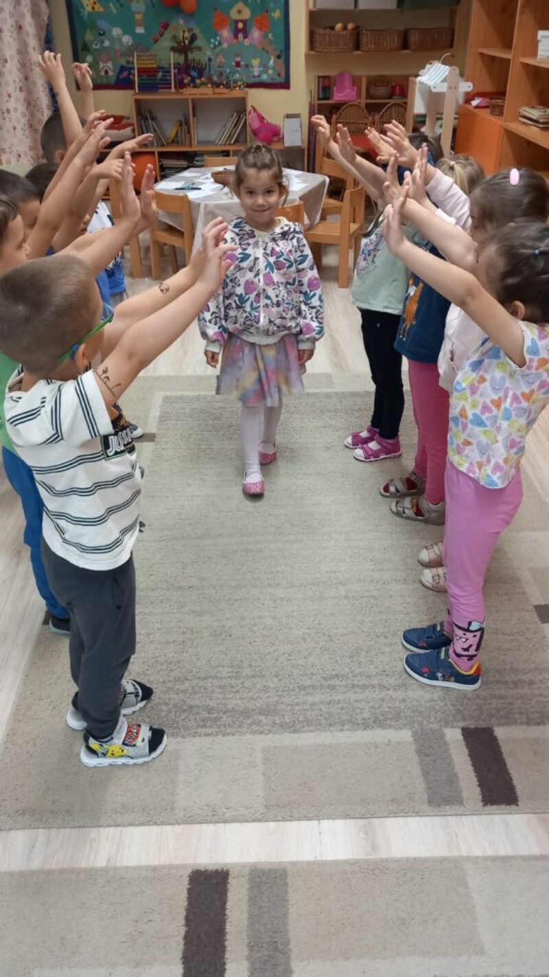 Egy életen át fenntartott boldogság Egy életen át fenntartott boldogság