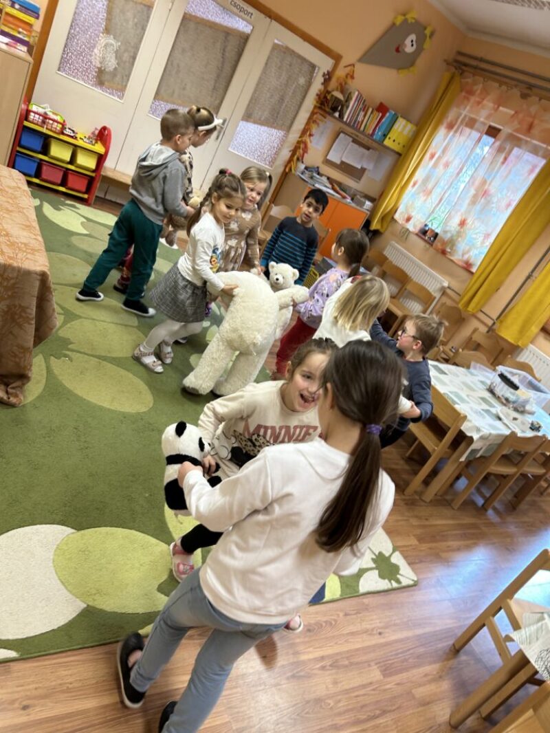 Tánc a legkedvesebb játékkal Tánc a legkedvesebb játékkal