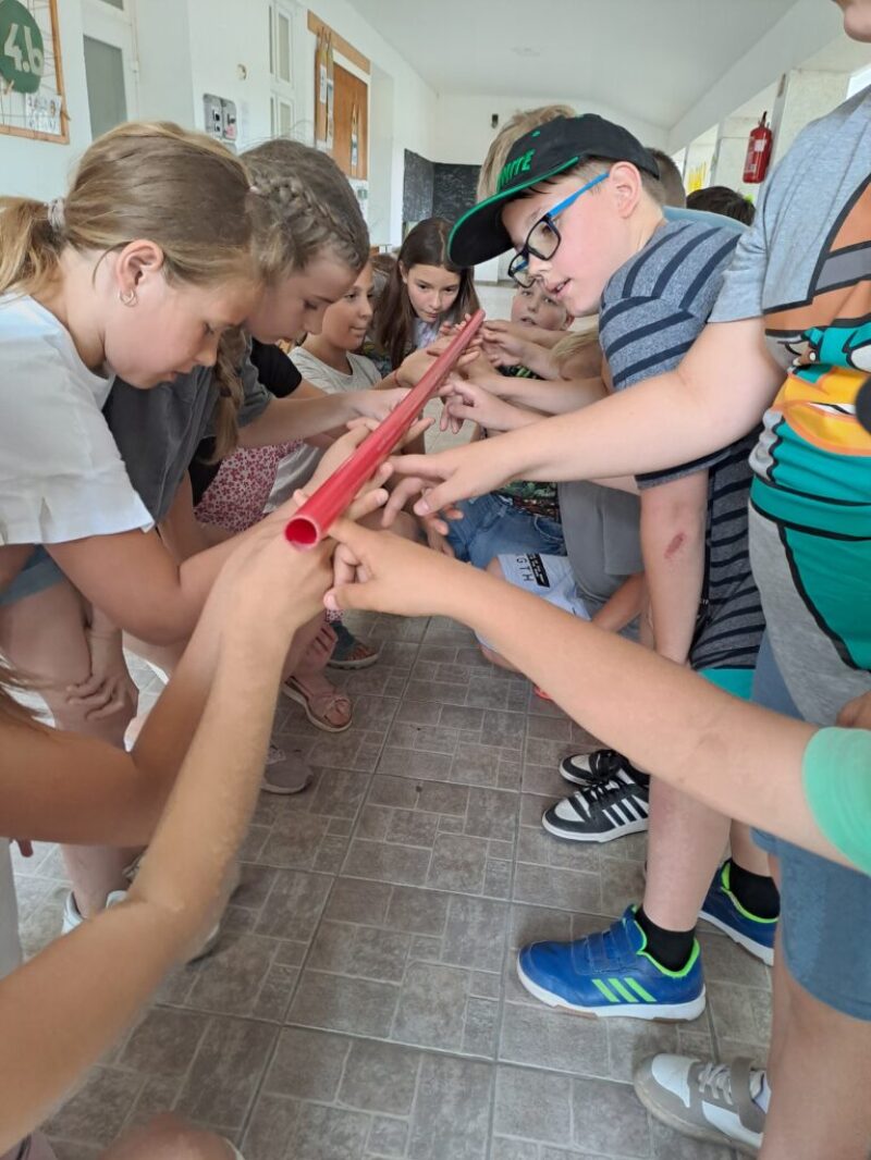 Vajon mit visznek majd magukkal? Vajon mit visznek majd magukkal?